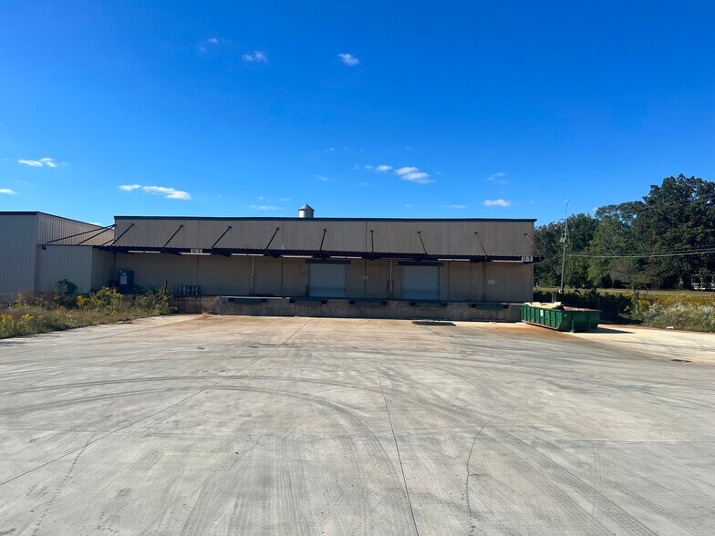 More Photos Of 866 River Rd, Valley Manufacturing For Sale