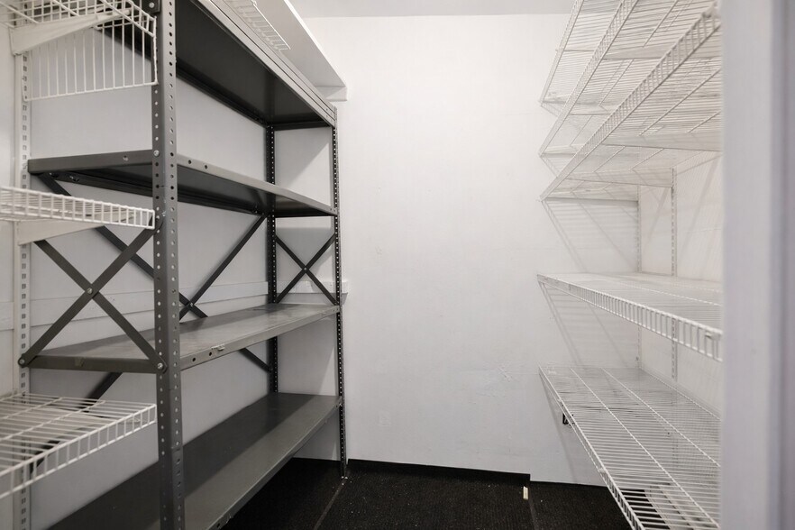 More Photos Of 53 Franklin St, Brooklyn Apartments For Sale