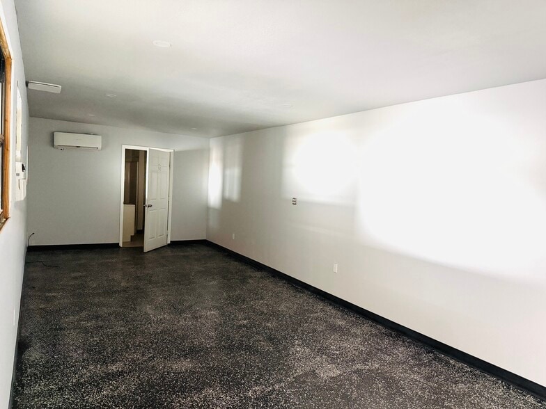 More Photos Of 2321 N Masch Branch Rd, Denton Warehouse For Lease