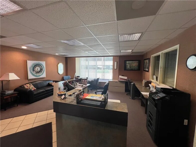 More Photos Of 28 W North St, Danville Office For Sale