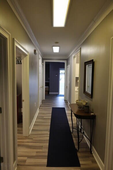 More Photos Of 5480 McGinnis Village Pl, Alpharetta Office For Sale