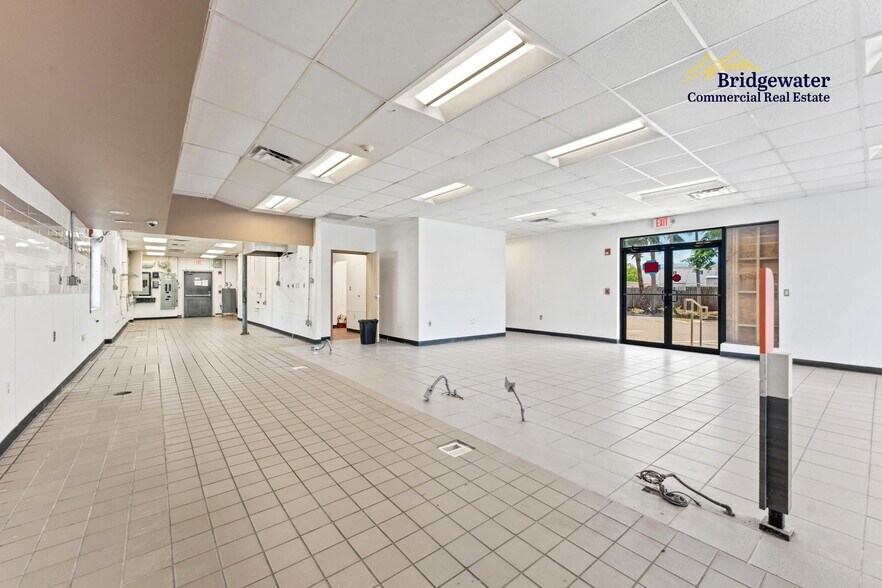 More Photos Of 1200 Pasadena Ave S, South Pasadena Restaurant For Sale