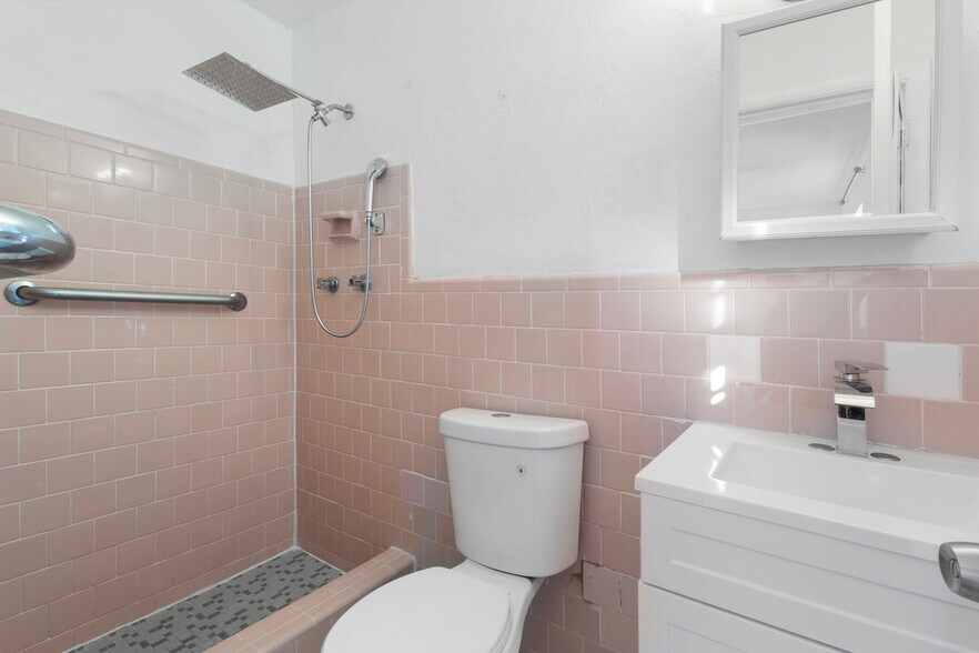 More Photos Of 1510 SW 68th Ter, North Lauderdale Healthcare For Sale