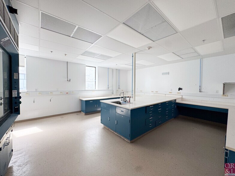 More Photos Of 35 NE Industrial Rd, Branford Research And Development For Lease