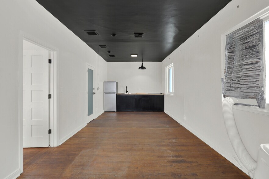 More Photos Of 435 S Boyle Ave, Los Angeles Office Residential For Sale