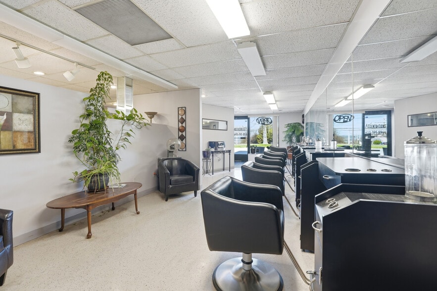 More Photos Of 1645-1655 Hausman Rd, Allentown Storefront Retail Office For Lease