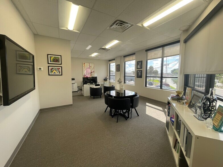 More Photos Of 641-653 W Michigan St, Orlando Warehouse For Lease