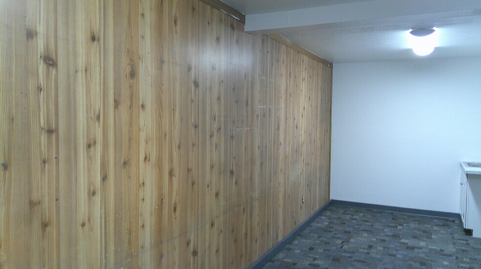 More Photos Of 934 Elizabeth St, Fairbanks Office For Lease