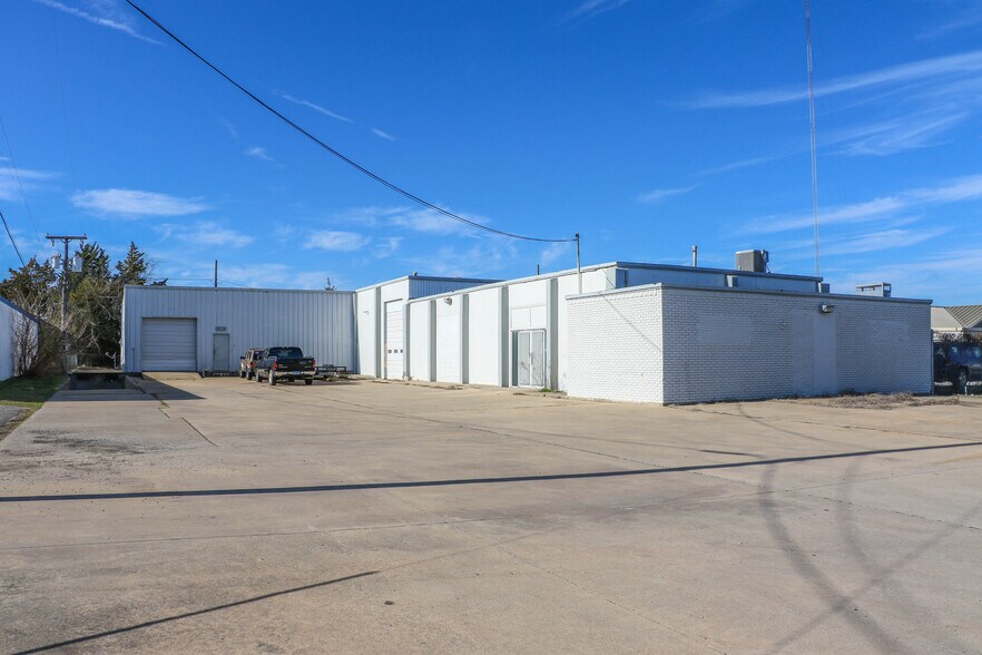 More Photos Of 3910 N Frisco Rd, Sherman Warehouse For Lease