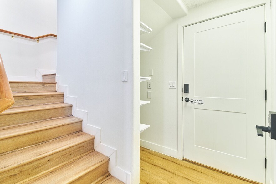 More Photos Of 586 Bonanza Trail, Big Bear Lake Office Residential For Sale