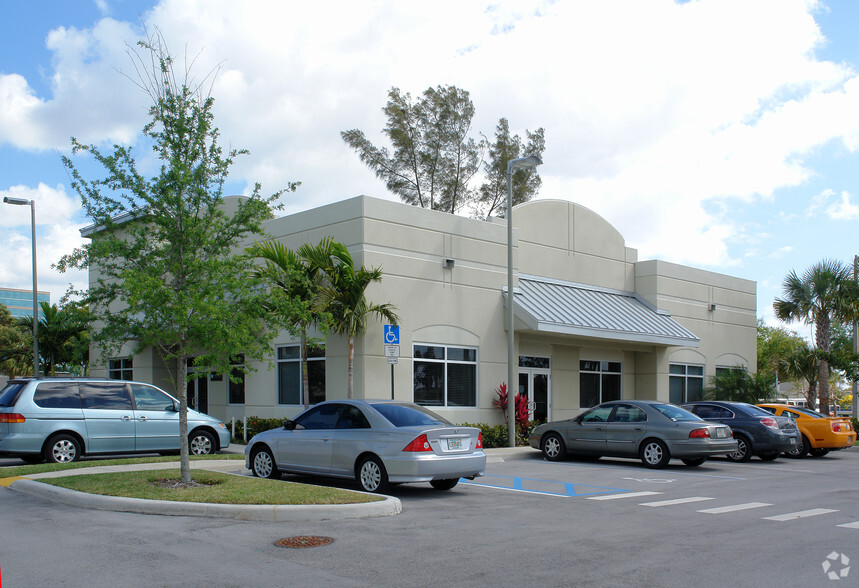 Primary Photo Of 240 SW Natura Ave, Deerfield Beach Medical For Lease