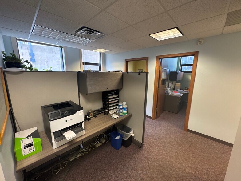 More Photos Of 150 Fountain St, Grand Rapids Medical For Lease