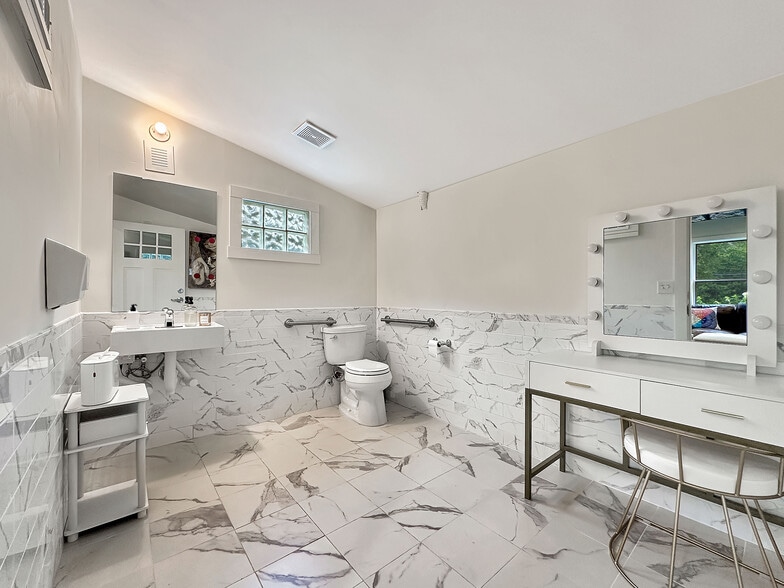 More Photos Of 8400 Atlanta Newnan Rd, Chattahoochee Hills Lodge Meeting Hall For Sale