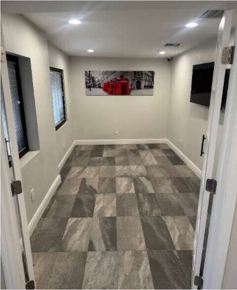 More Photos Of 4805 S 50th St, Tampa Industrial For Lease