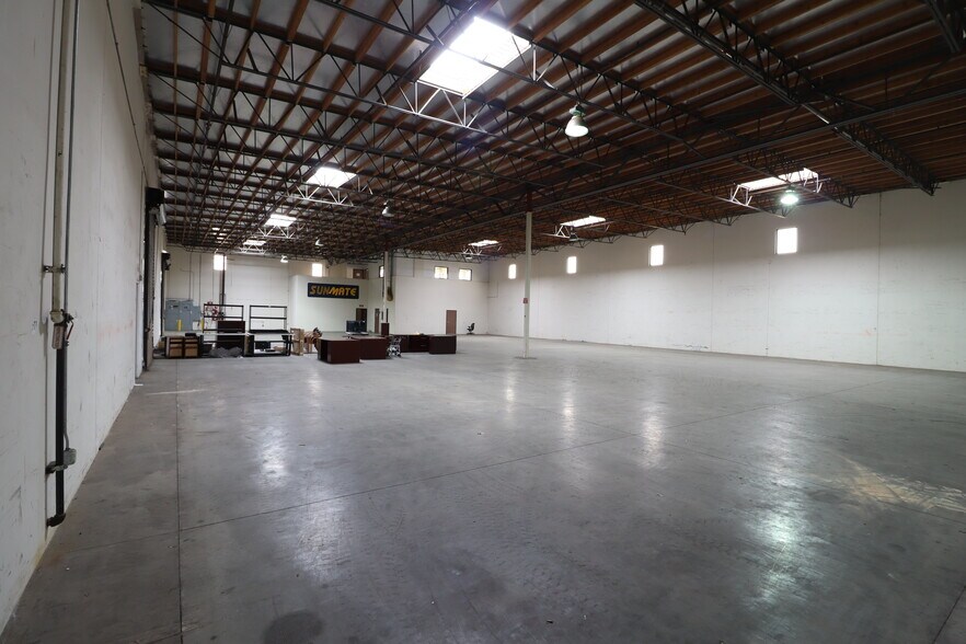 More Photos Of 620 S Magnolia Ave, Ontario Warehouse For Lease