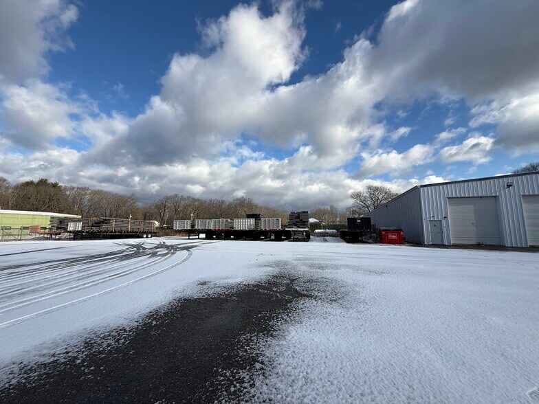 More Photos Of 69 Dudley Rd, Sutton Warehouse For Lease