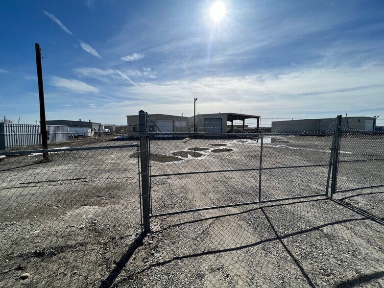 More Photos Of 800 S Smith Rd, Riverton Industrial For Lease