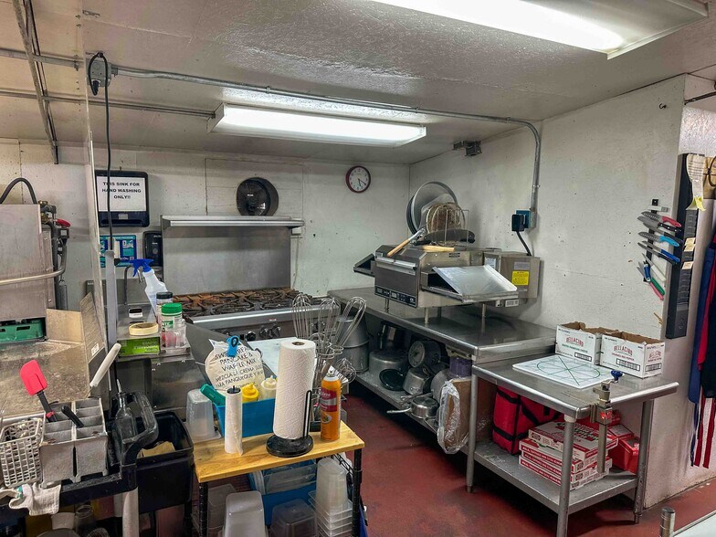 More Photos Of 245971 E Country Rd, Canton Service Station For Sale