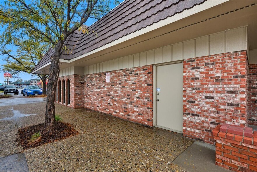 More Photos Of 3015 N 90th St, Omaha Office For Lease