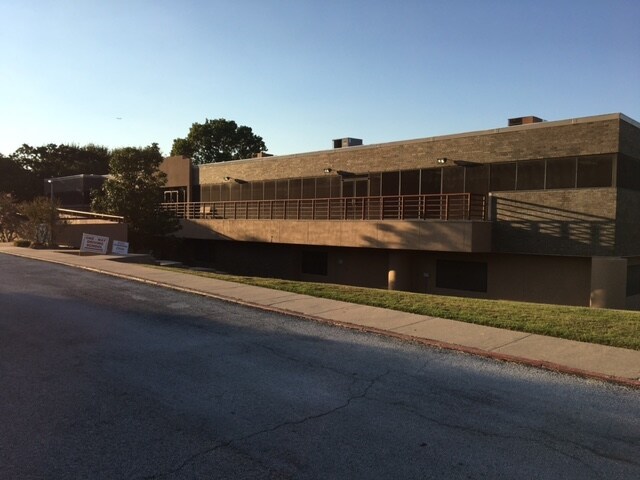 More Photos Of 1720 S Edmonds Ln, Lewisville Office For Lease