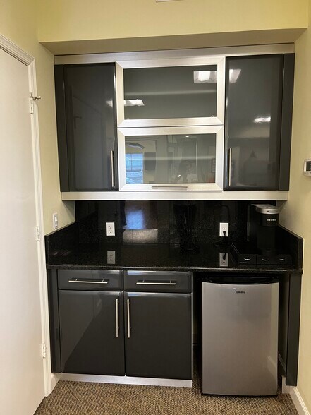 More Photos Of 124 N Swinton Ave, Delray Beach Office For Sale