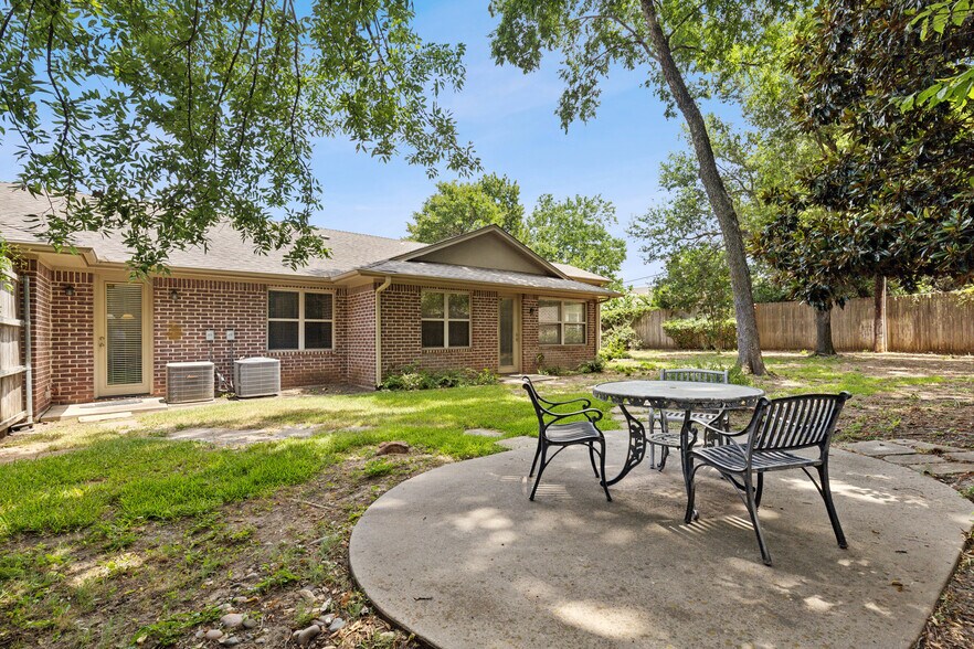 More Photos Of 700 N Carroll Ave, Southlake Office For Lease