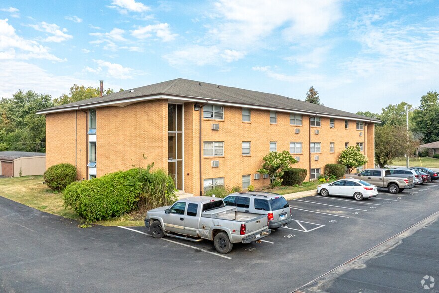 Primary Photo Of 2425 Wesleyan Ave, Rockford Apartments For Sale