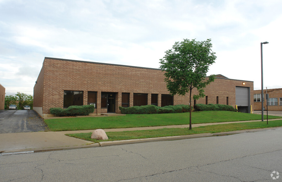 Primary Photo Of 201 Bond St, Elk Grove Village Warehouse For Lease