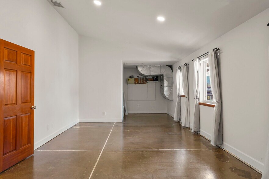 More Photos Of 267 Washington St, Monument Office Residential For Sale