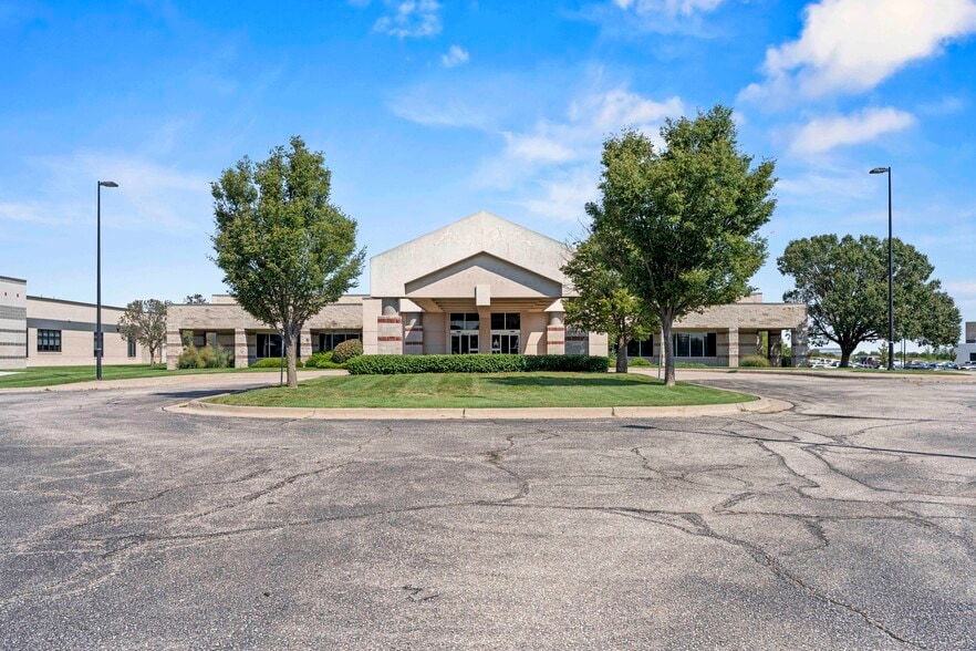 Primary Photo Of 2778 N Webb Rd, Wichita Medical For Sale