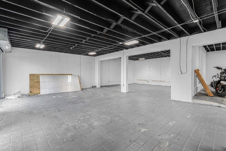 More Photos Of 3705 NW 35th Ave, Miami Warehouse For Lease