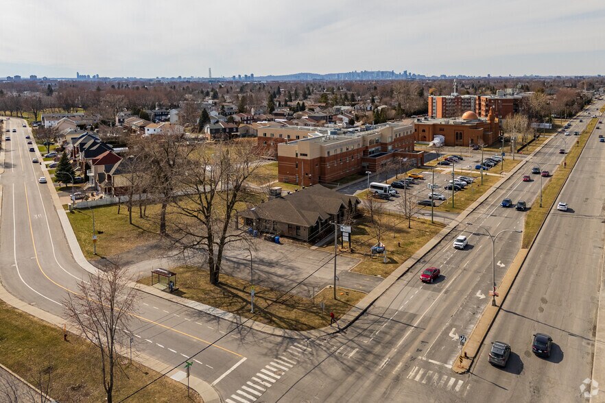 More Photos Of 6005 Grande-Allée, Brossard Storefront Retail Office For Lease
