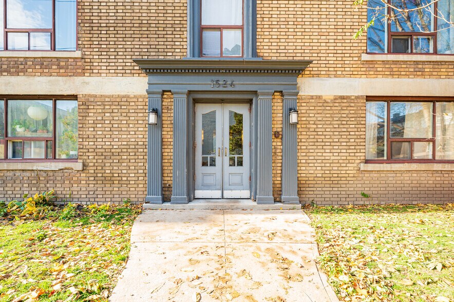 More Photos Of 1520-1524 Bathurst St, Toronto Apartments For Sale