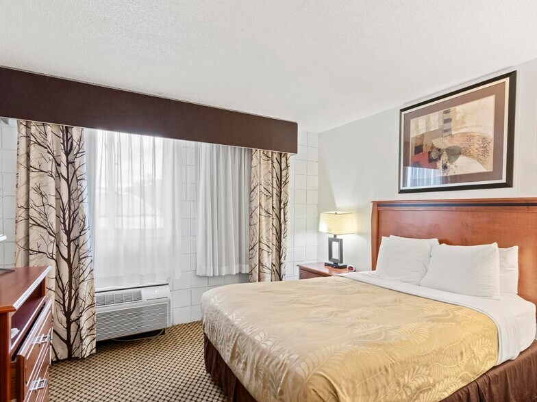 More Photos Of 100 W F St, Casper Hotel For Sale