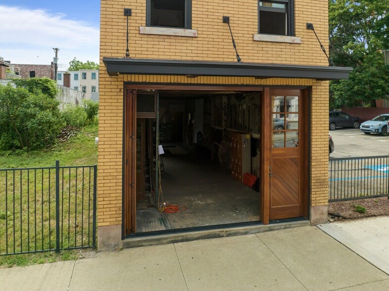 More Photos Of 711 James St, Pittsburgh Storefront Retail Residential For Sale