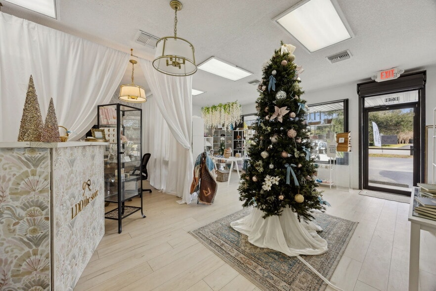 More Photos Of 1637-1643 S 8th St, Fernandina Beach Storefront For Sale