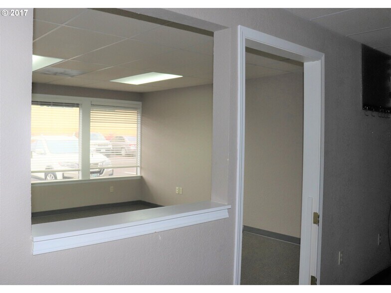 More Photos Of 2316 E Portland Rd, Newberg Storefront Retail Office For Sale