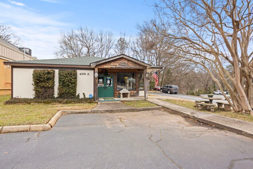 More Photos Of 499 S Pleasantburg Dr, Greenville Freestanding For Sale