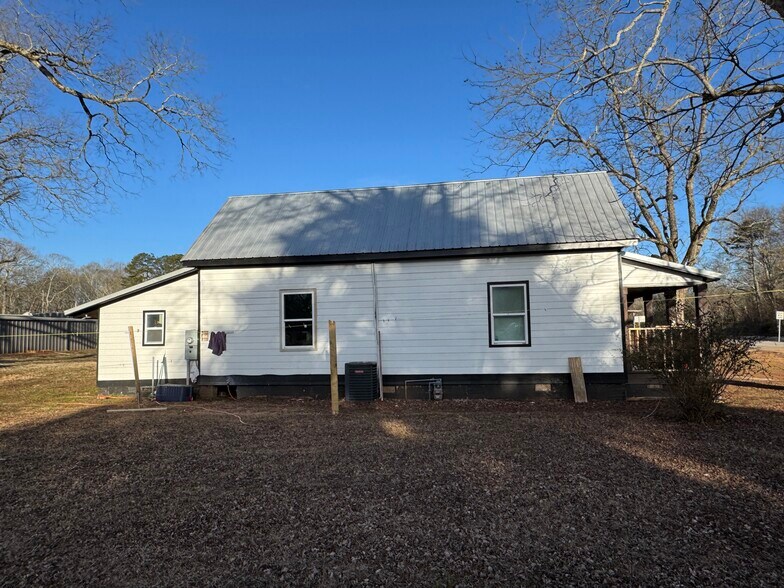 More Photos Of 8665 Maysville Rd, Maysville Self Storage For Sale