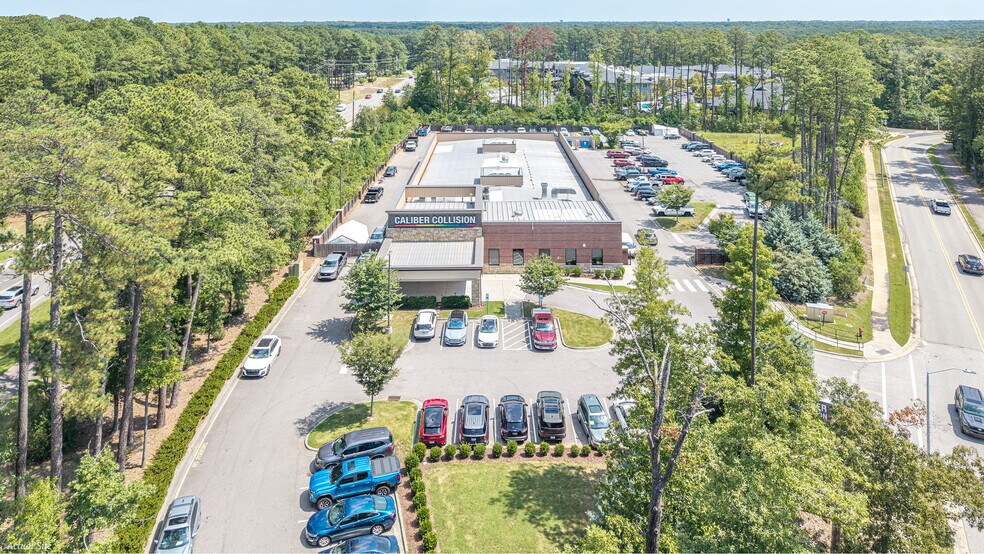 More Photos Of 1290 Pine Plaza Dr, Apex Auto Repair For Sale