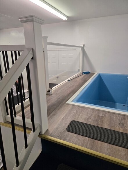 More Photos Of 109 Fontaine Dr, Ridgeway Funeral Home For Sale