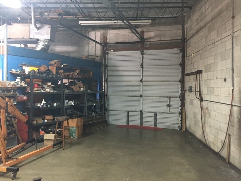 More Photos Of 1901 N Dixie Hwy, Pompano Beach Service For Sale