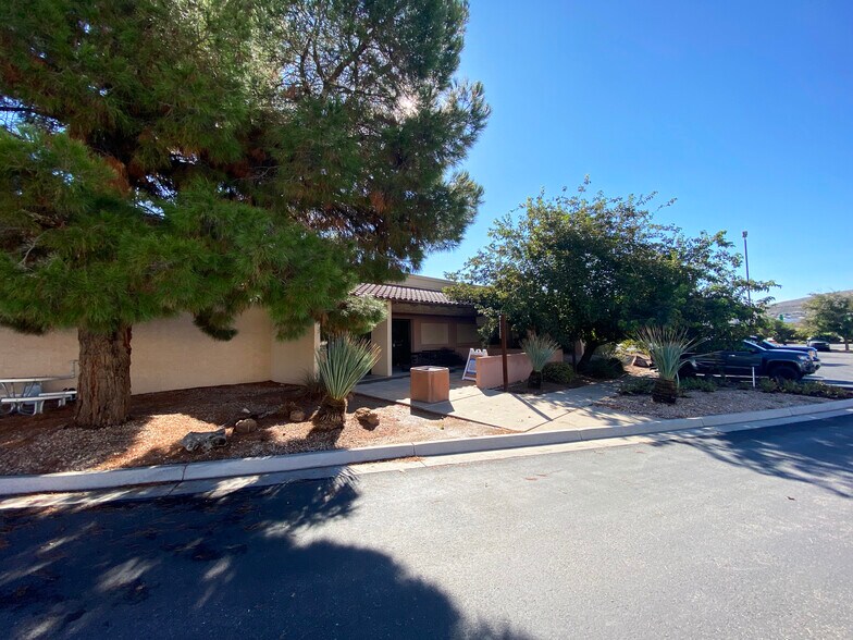 More Photos Of 345 E Riverside Dr, Saint George Light Distribution For Sale