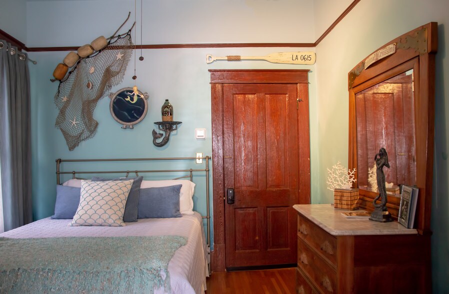 More Photos Of 620 N Tubb St, Oakland Specialty For Sale