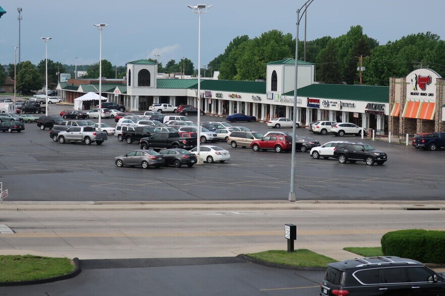 More Photos Of 3800-3900 S Campbell Ave, Springfield Unknown For Lease