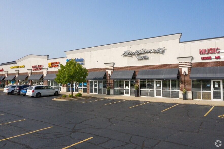 More Photos Of 212-240 N Randall Rd, South Elgin Storefront Retail Office For Lease