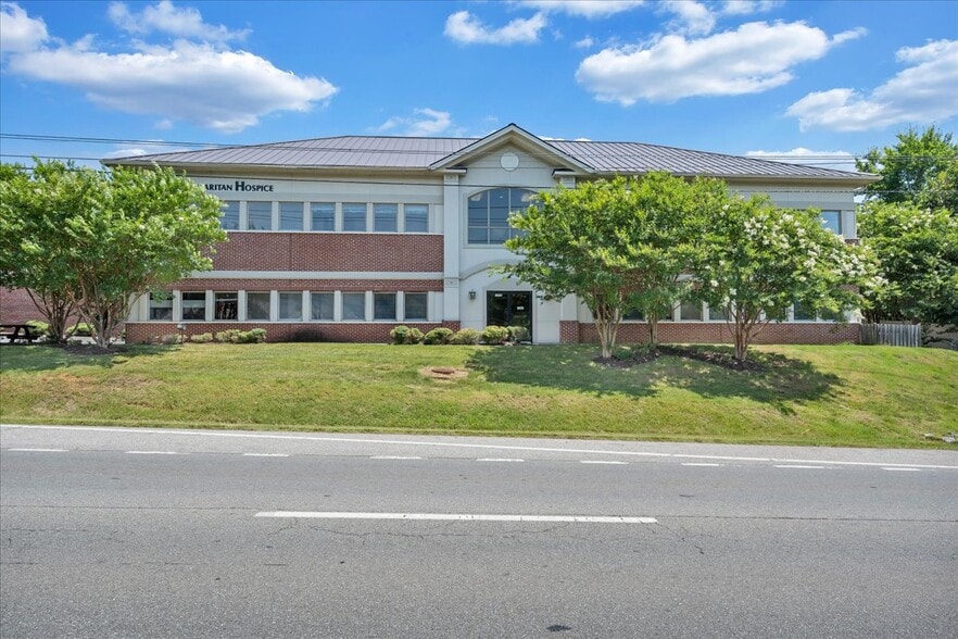 More Photos Of 2408 Electric Rd, Roanoke Medical For Lease