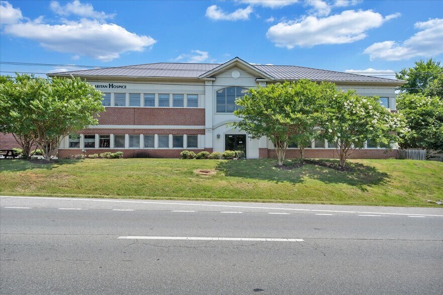 More Photos Of 2408 Electric Rd, Roanoke Medical For Lease