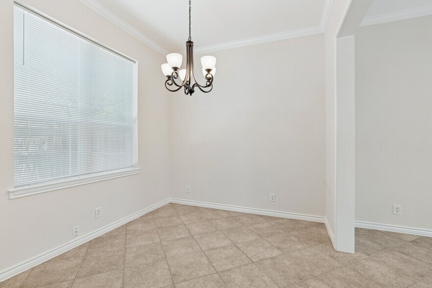 More Photos Of 1101 N Locust St, Denton Apartments For Sale