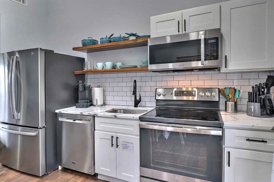 More Photos Of 3360 PA-940, Mount Pocono Specialty For Sale